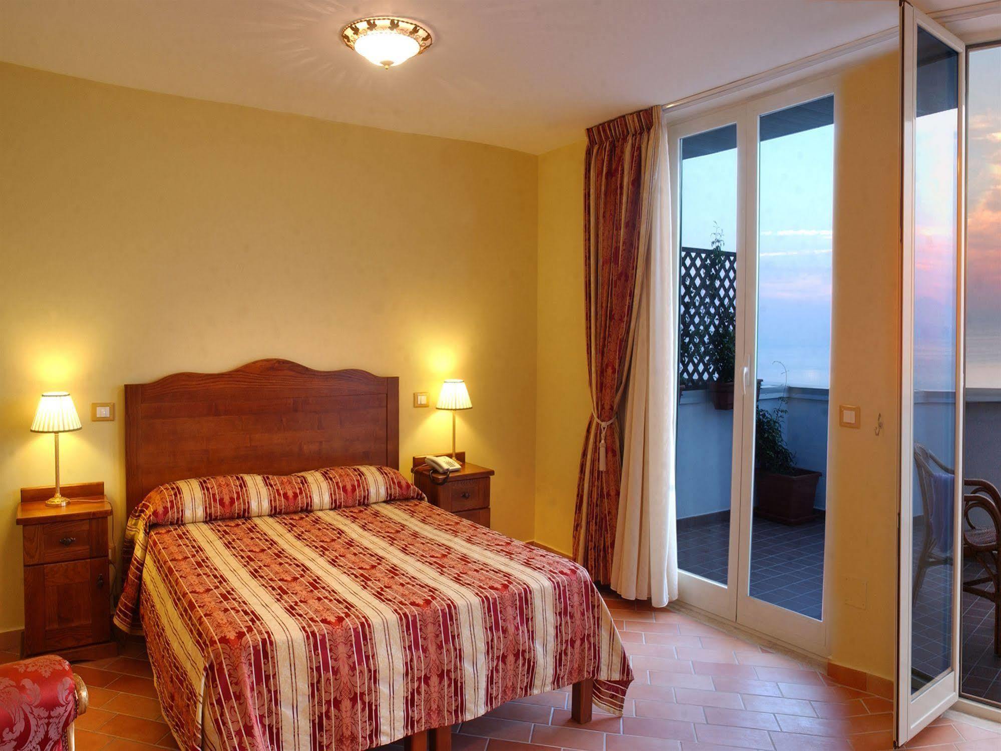 Hotel Baia Palinuro Chambre photo