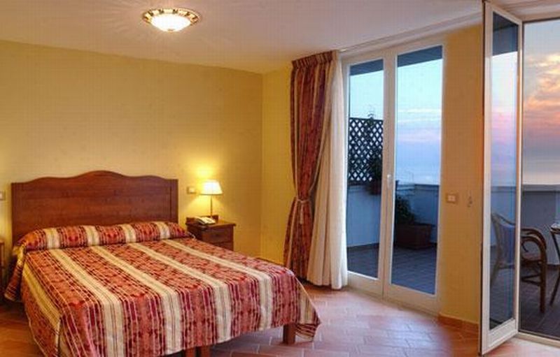 Hotel Baia Palinuro Extérieur photo